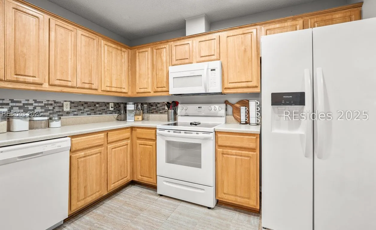  - Photo 7