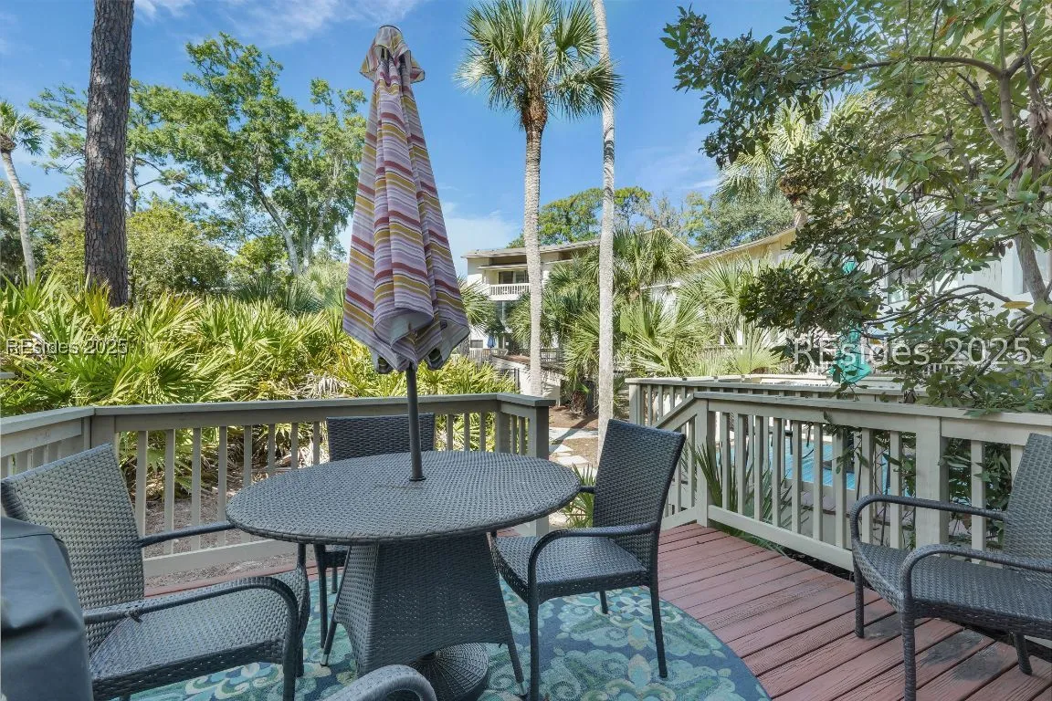  - Photo 32