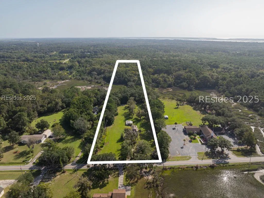  - Photo 4