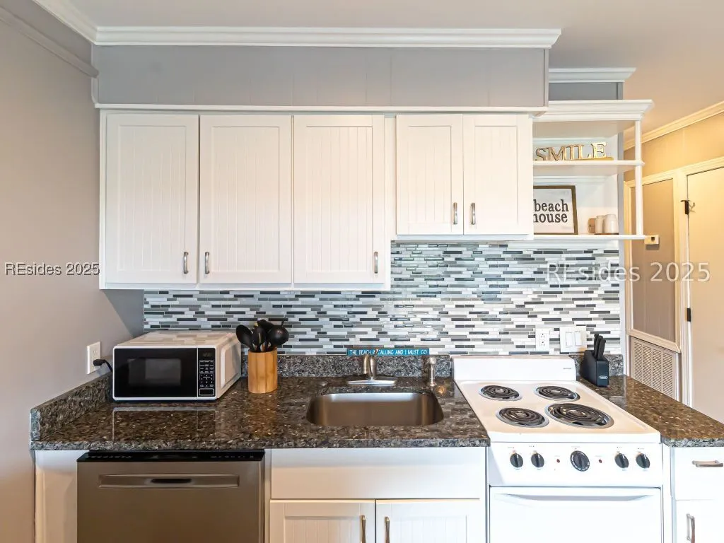  - Photo 8