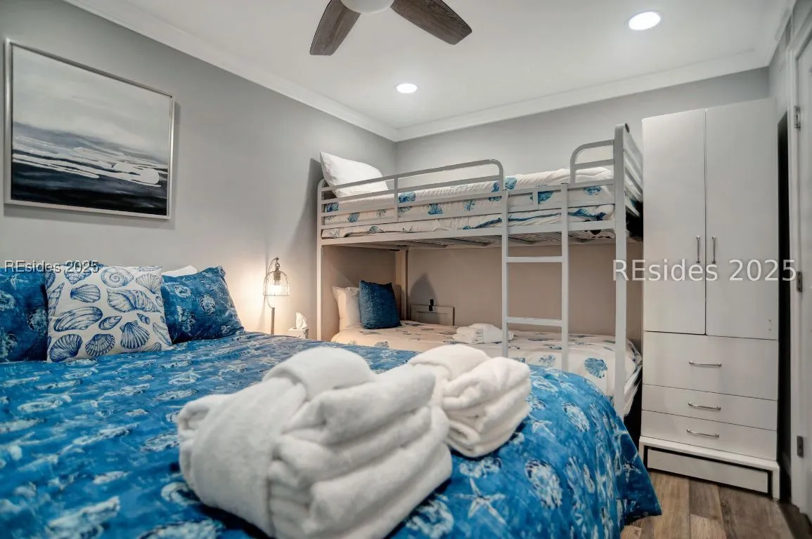  - Photo 21