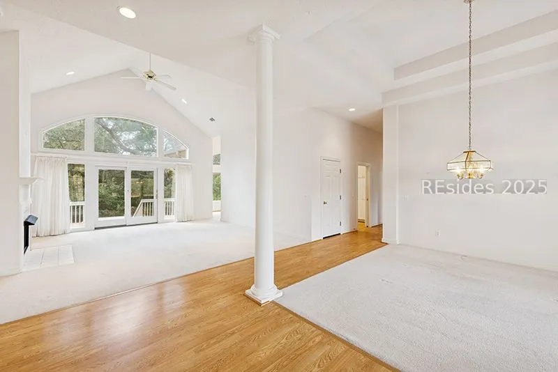  - Photo 10