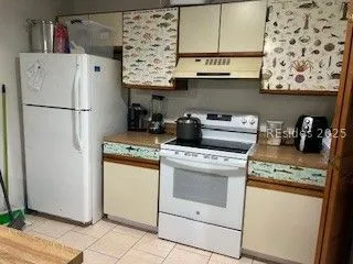 - Photo 6