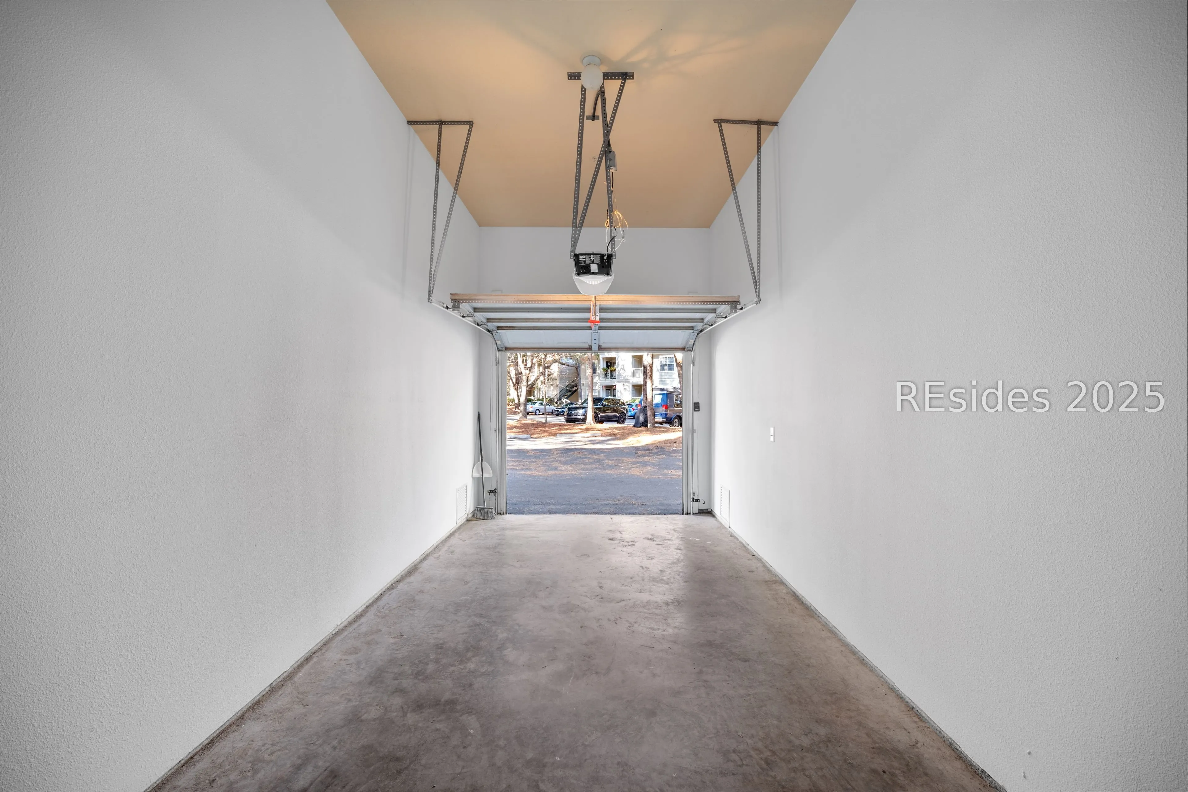  - Photo 21