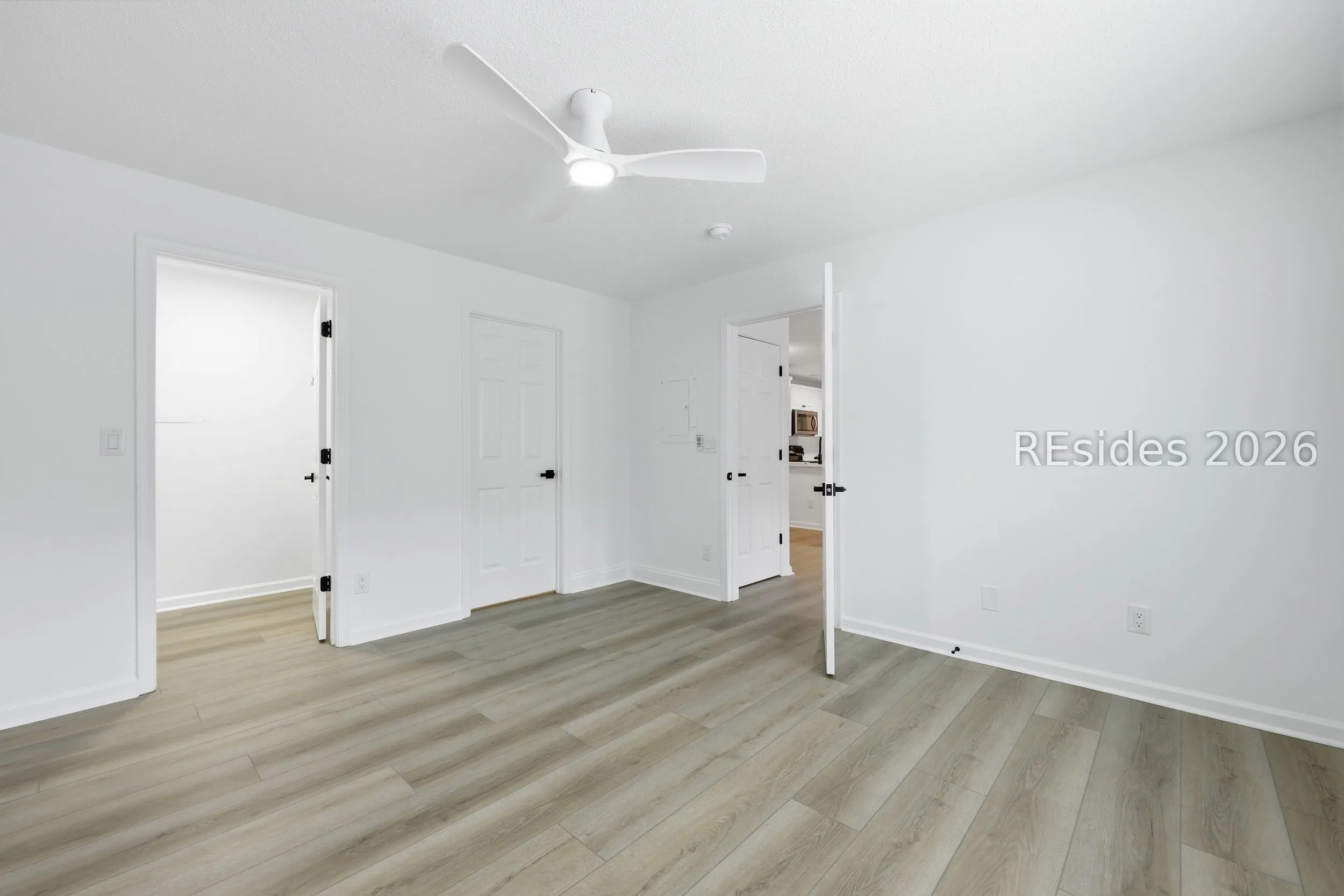  - Photo 16