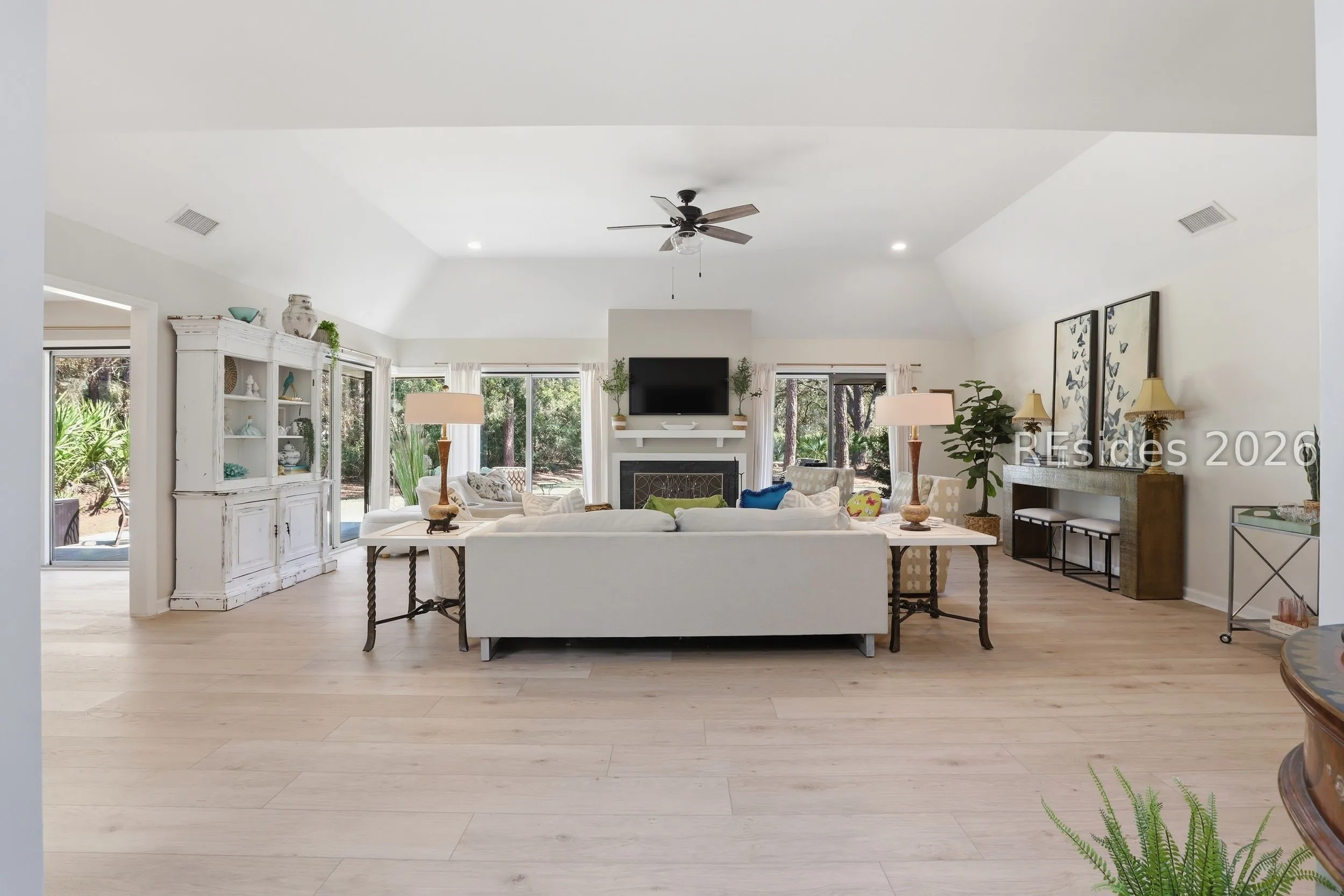  - Photo 5