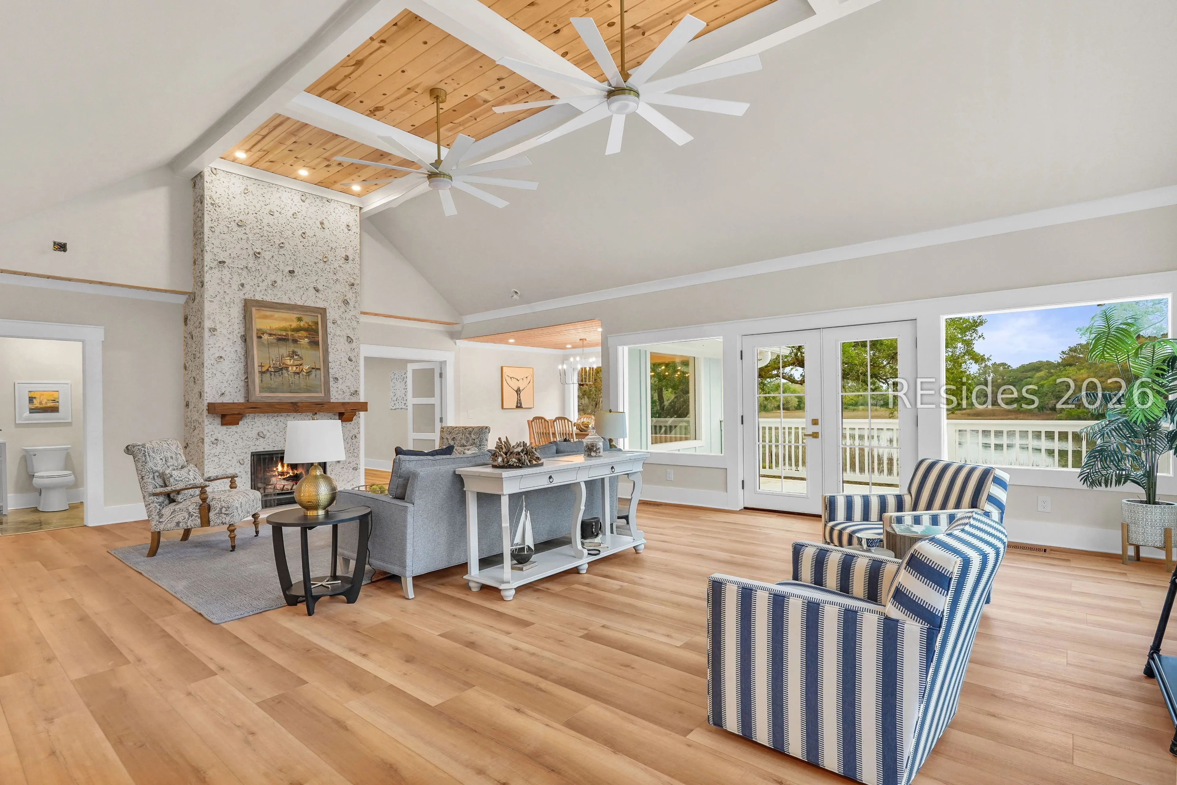  - Photo 3