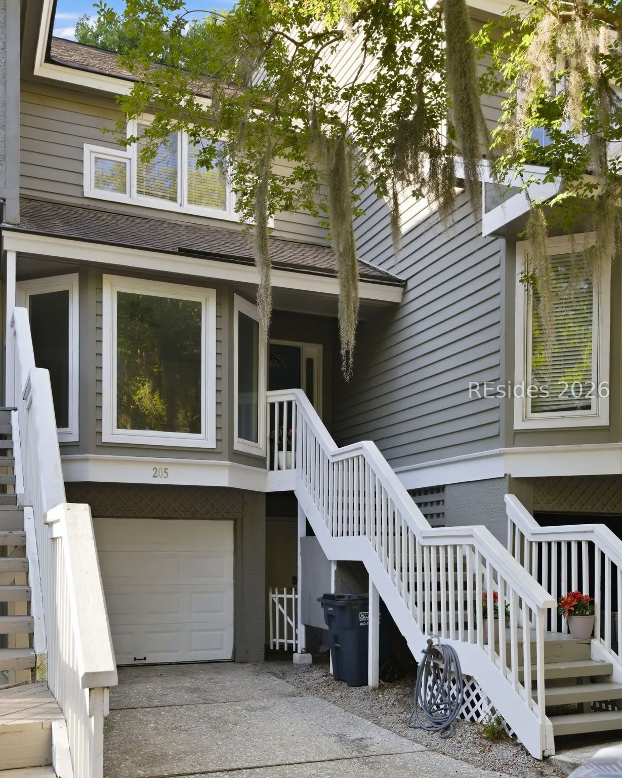  - Photo 2