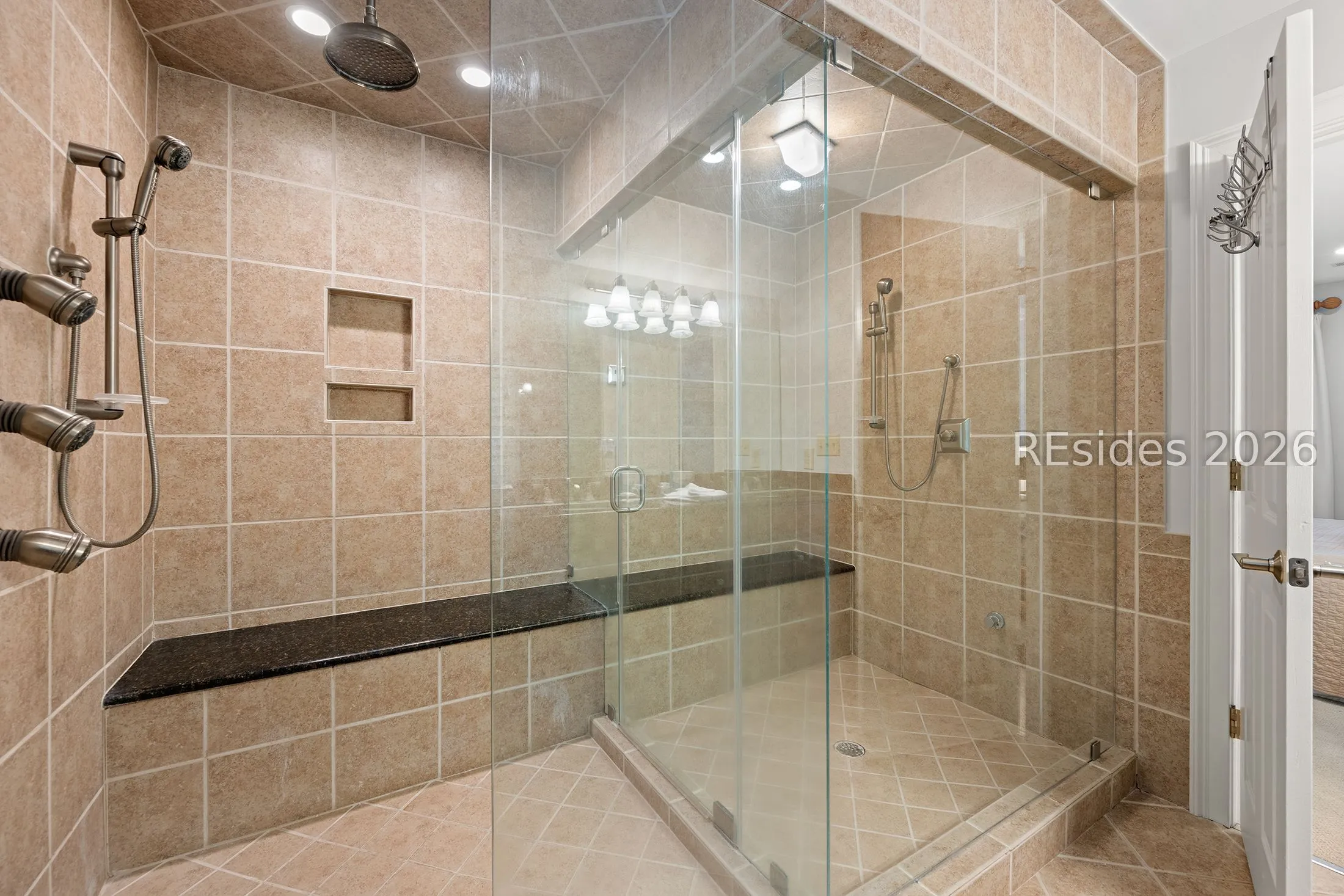  - Photo 39