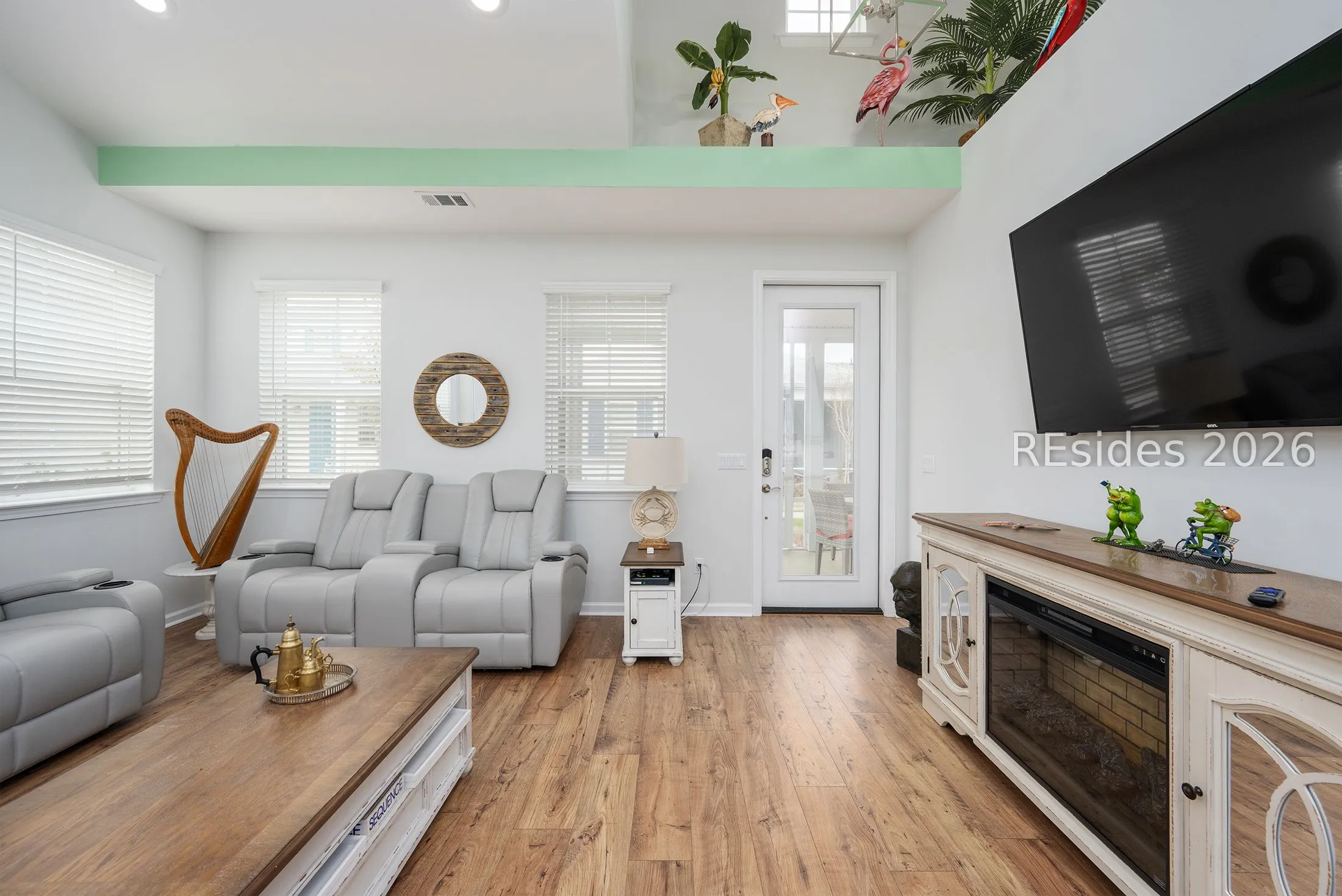  - Photo 8