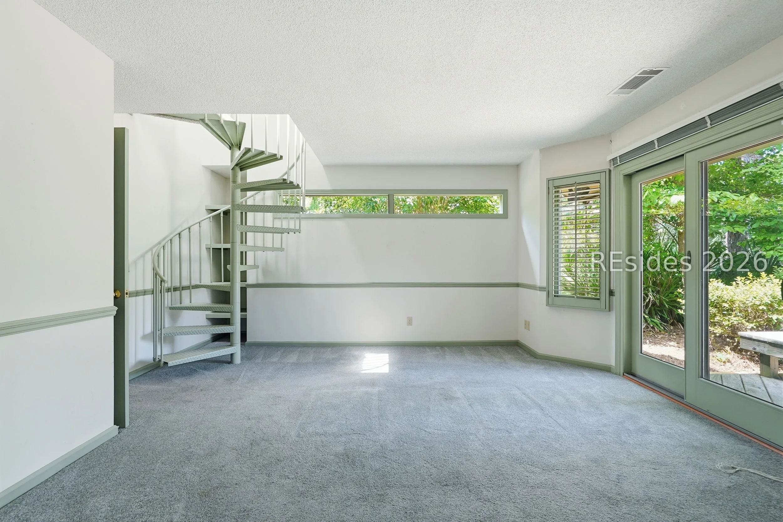  - Photo 18
