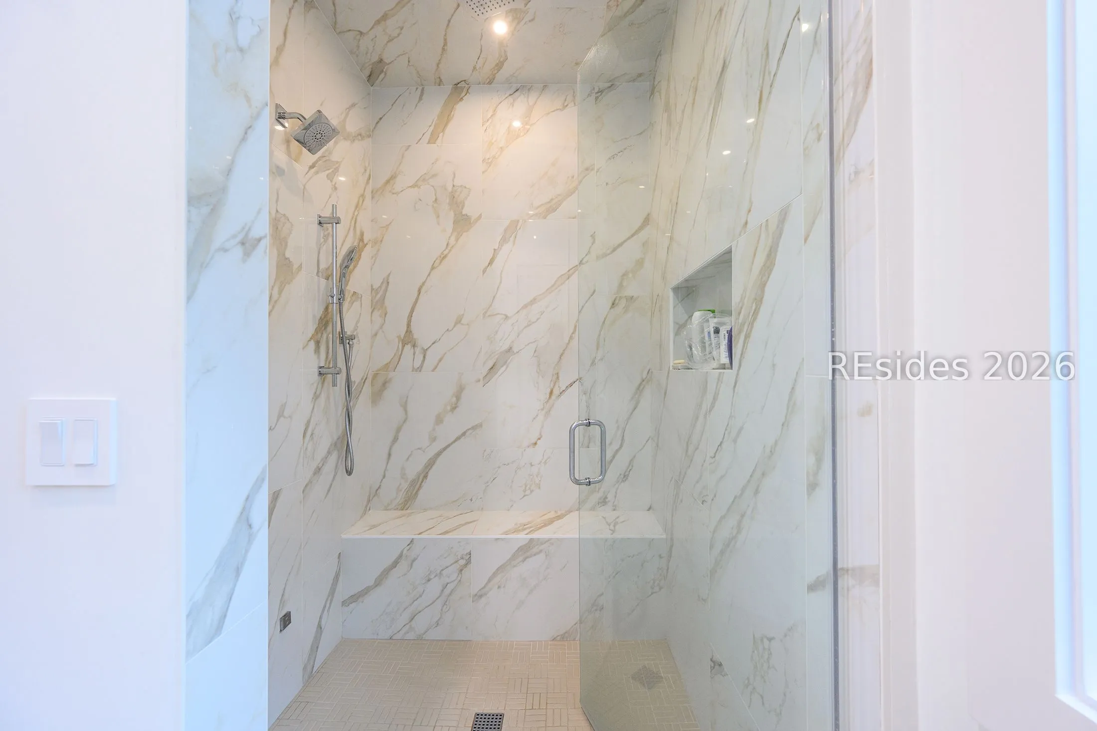  - Photo 24