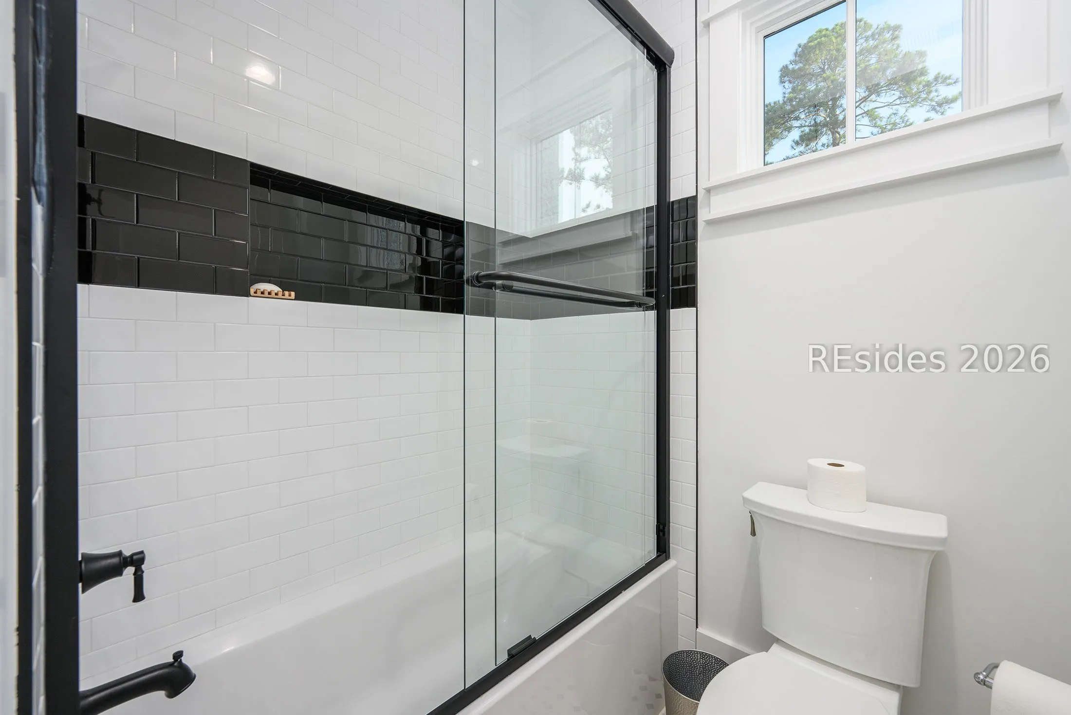  - Photo 26