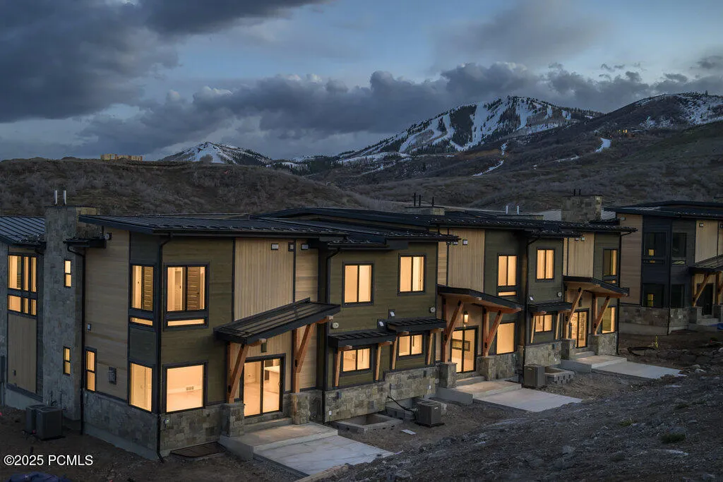 1916 W Dotterel Circle, Mayflower Mountain, UT 84032