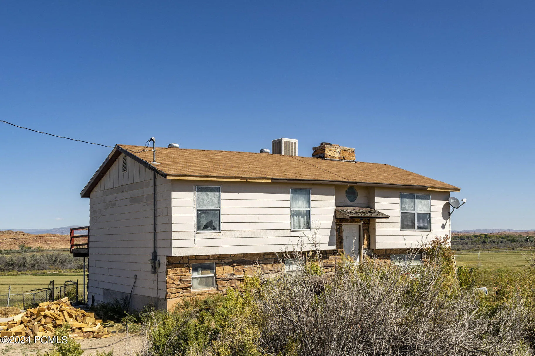 6059 E 4000 South, Roosevelt, UT 84066
