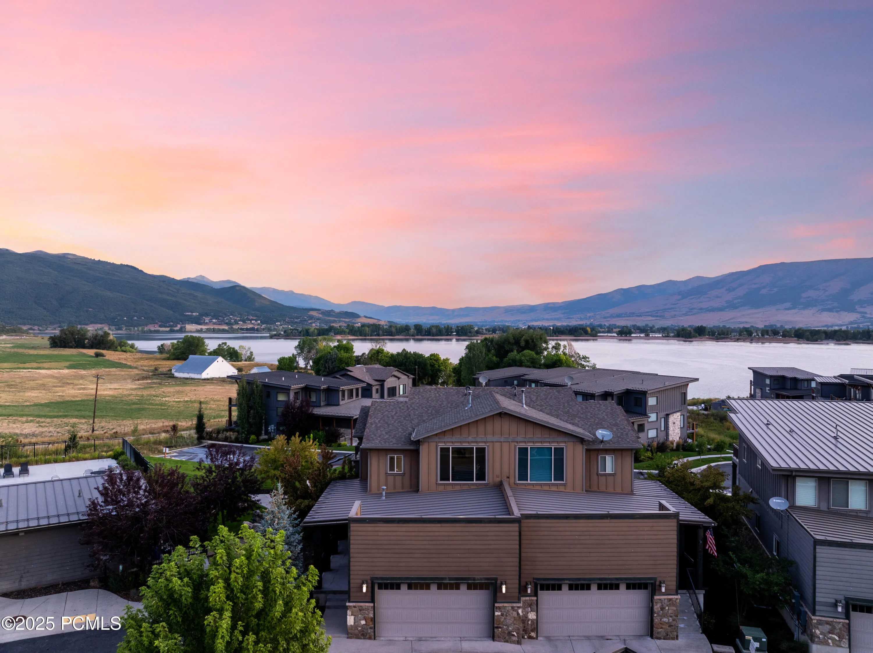819 S Edgewater Court, Huntsville, UT 84317