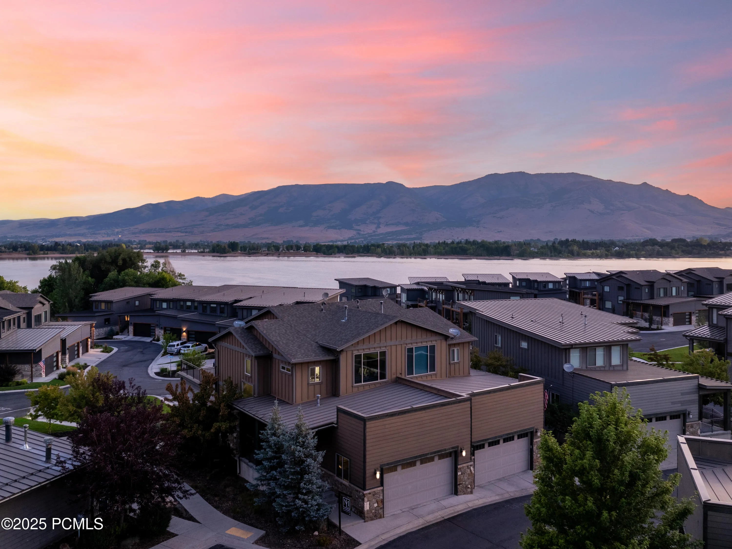 819 S Edgewater Court, Huntsville, UT 84317