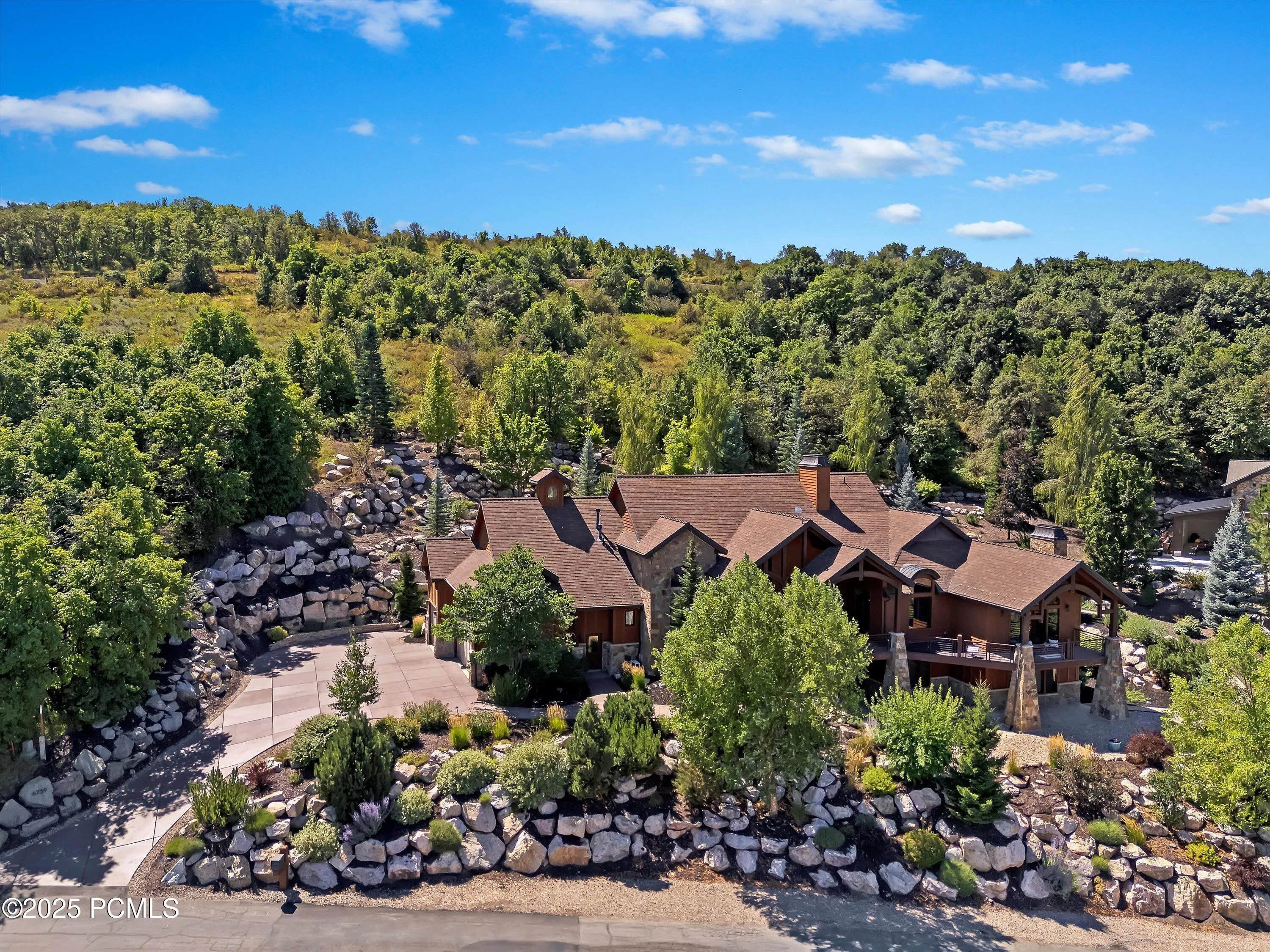 6739 E Via Cortina Street, Huntsville, UT 84317