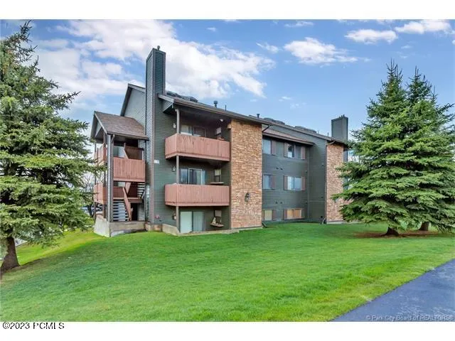 6871 N 2200 Unit Apt 8l, Park City, UT 84098