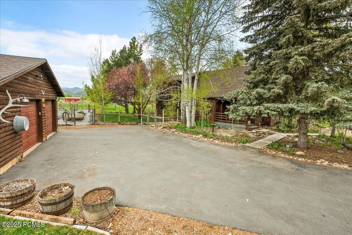 448 E 8600 E, Huntsville, UT 84317