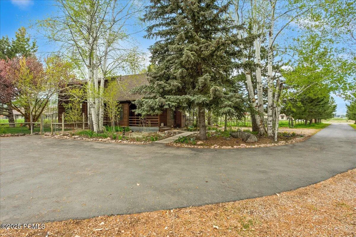 448 E 8600 E, Huntsville, UT 84317