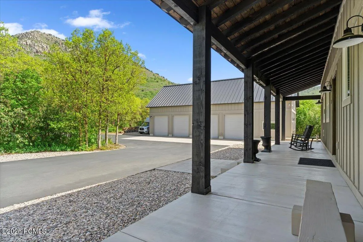 145 S 10450 Street, Huntsville, UT 84317