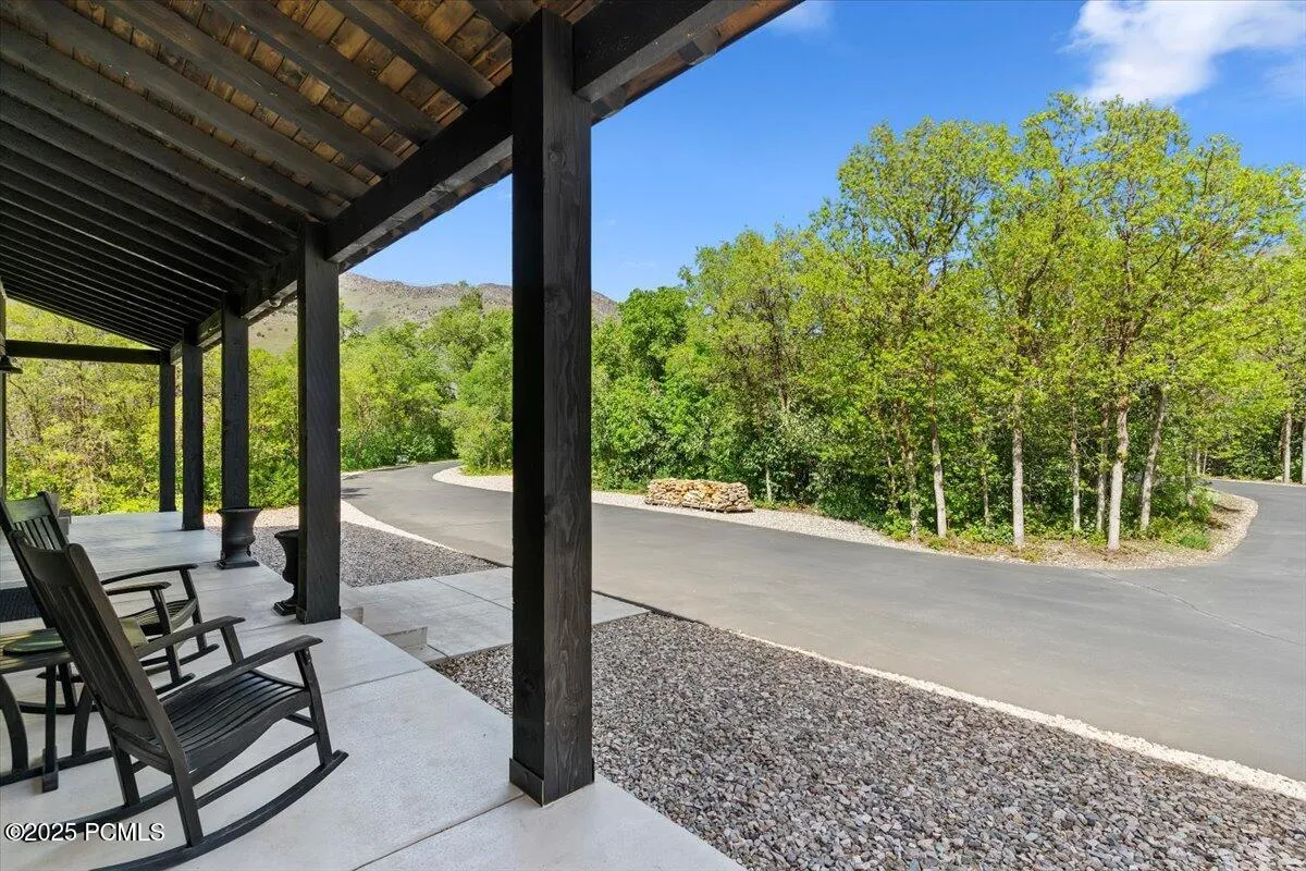 145 S 10450 Street, Huntsville, UT 84317