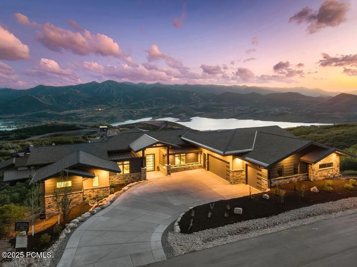 2002 E Outlaw Road , Hideout, UT 84036