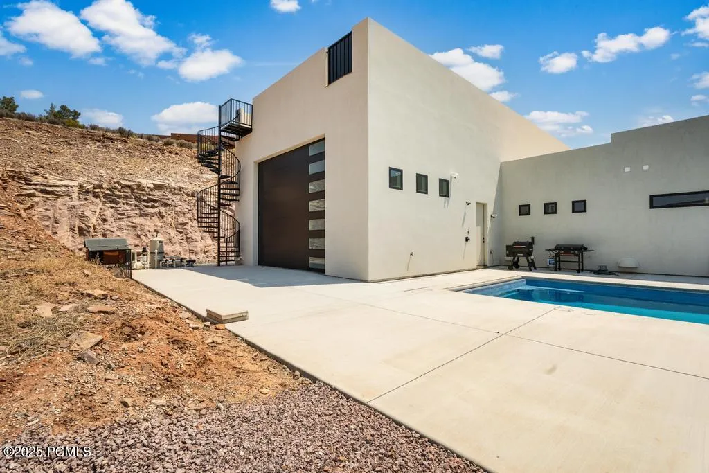 226 W Shinarump Circle, Leeds, UT 84746