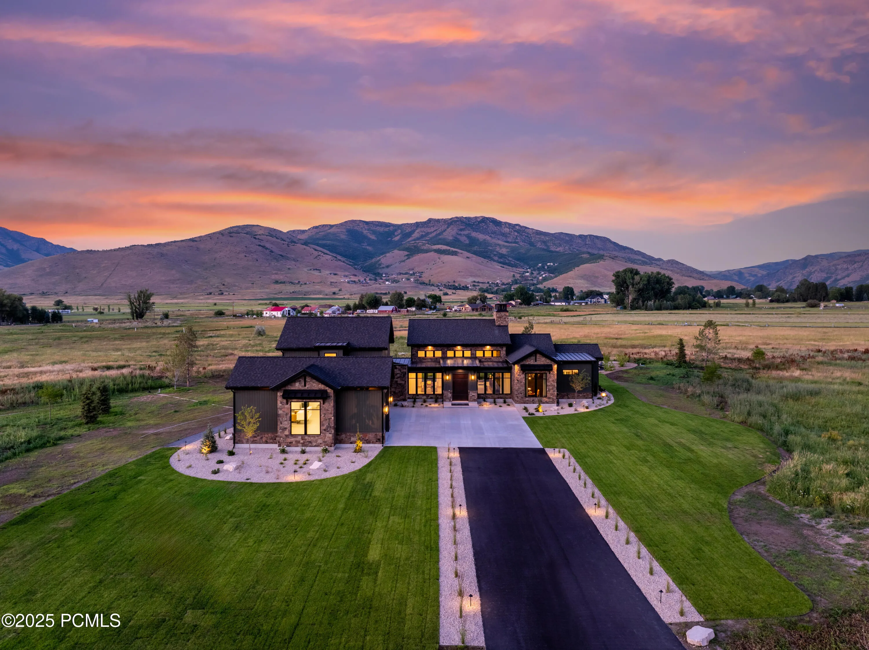 322 E 7900, Huntsville, UT 84317