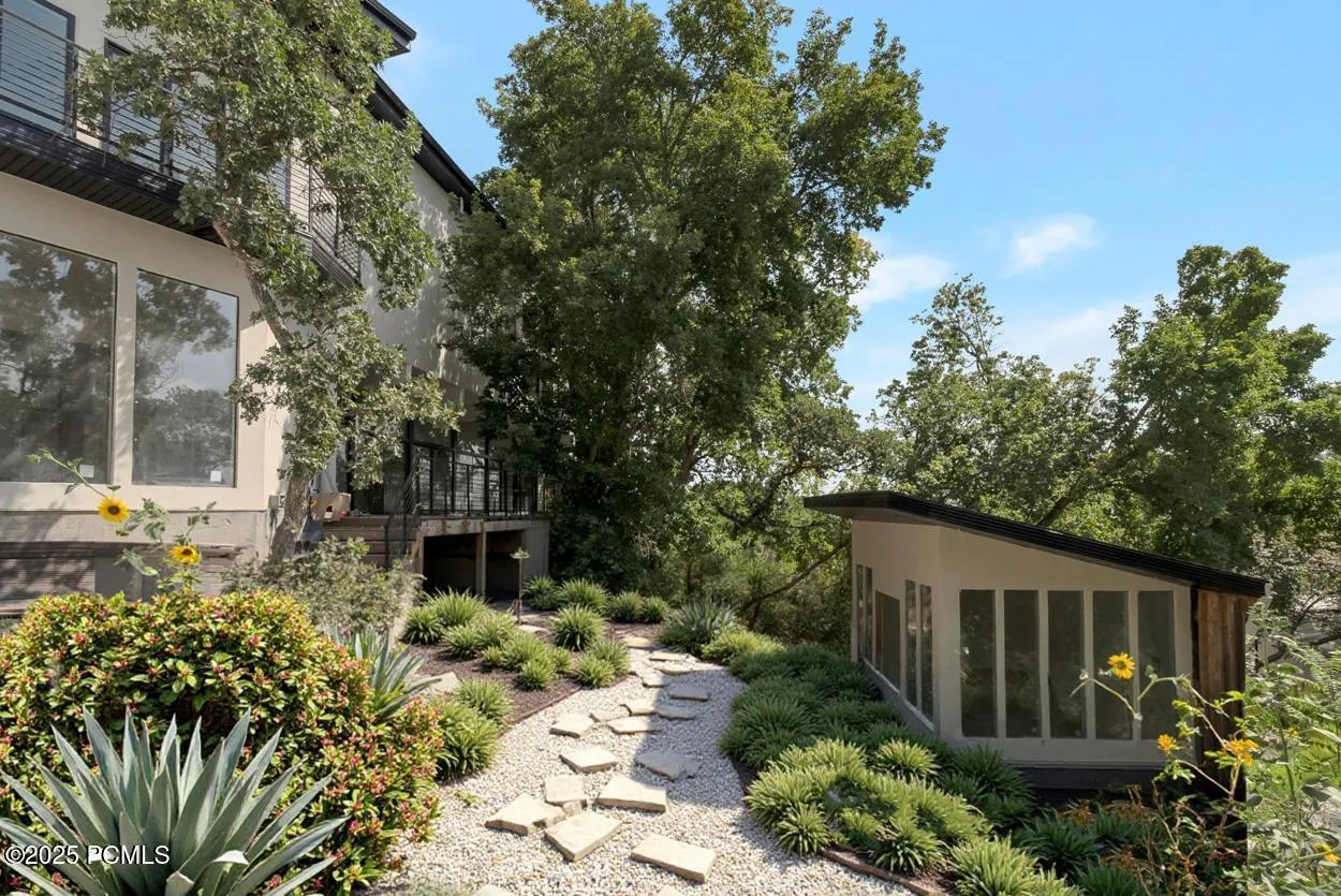 2662 E Comanche Drive, Salt Lake City, UT 84108