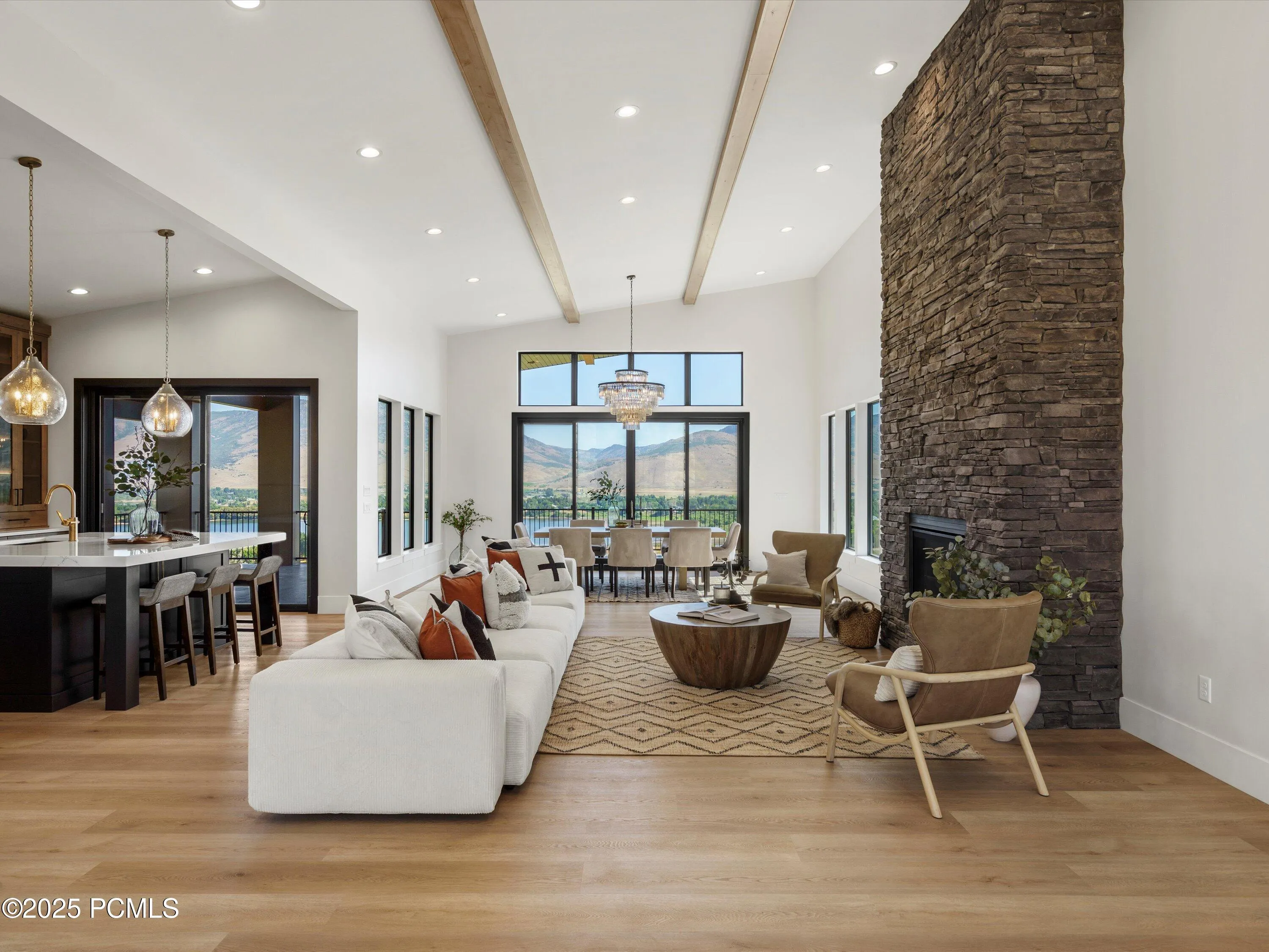 6858 E Summit Peak Circle Circle, Huntsville, UT 84317