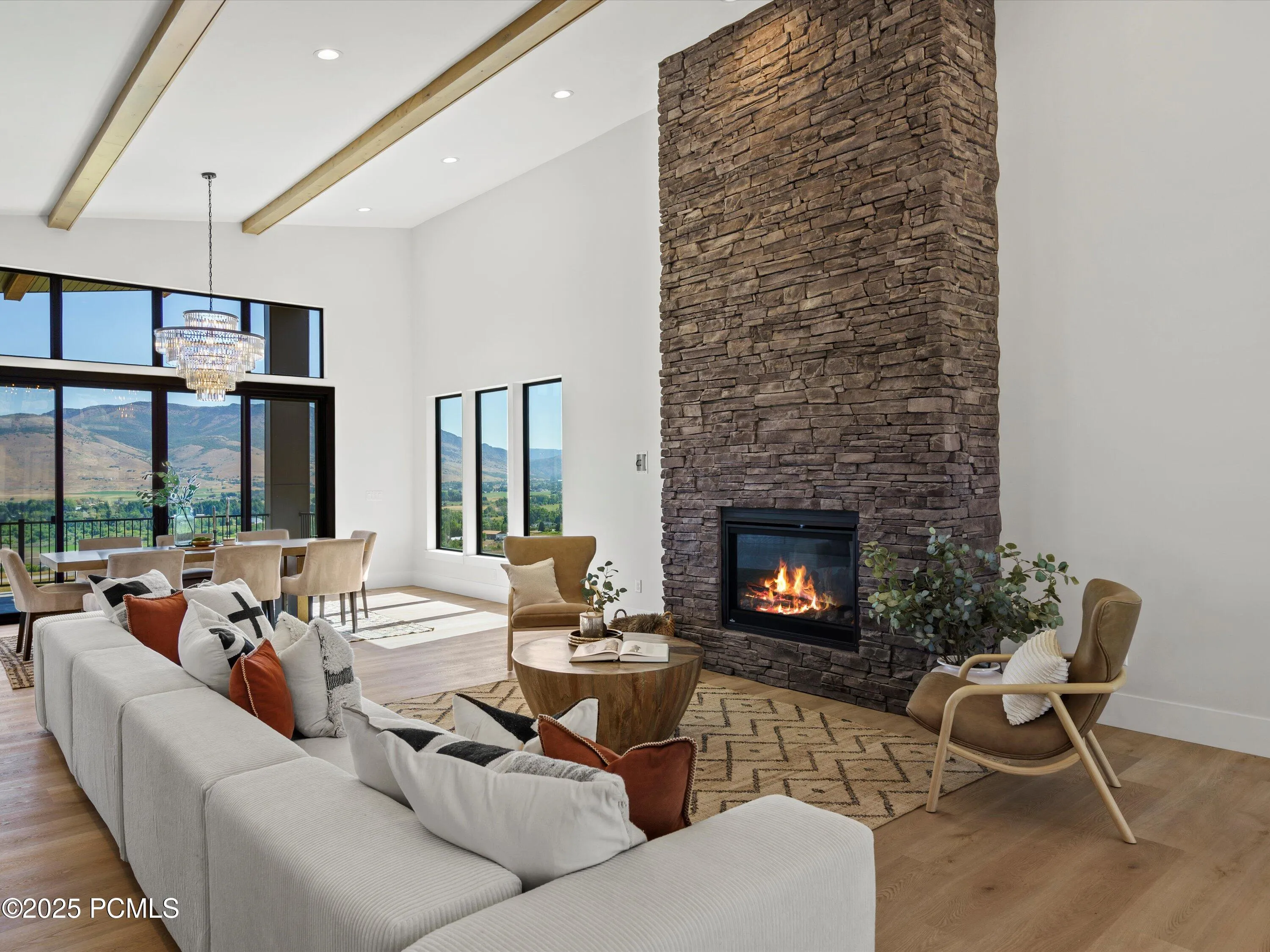 6858 E Summit Peak Circle Circle, Huntsville, UT 84317