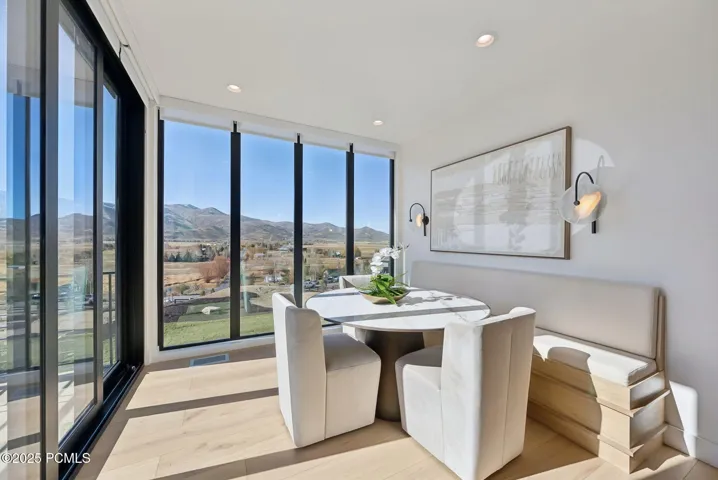 Breakfast Nook
