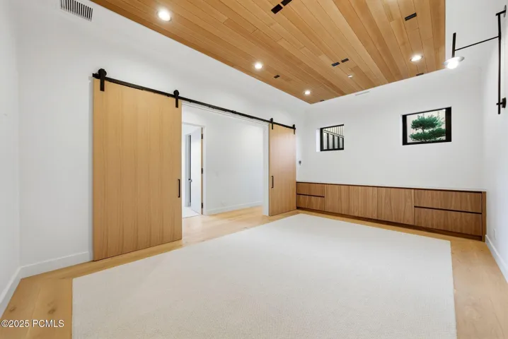 Flex Room