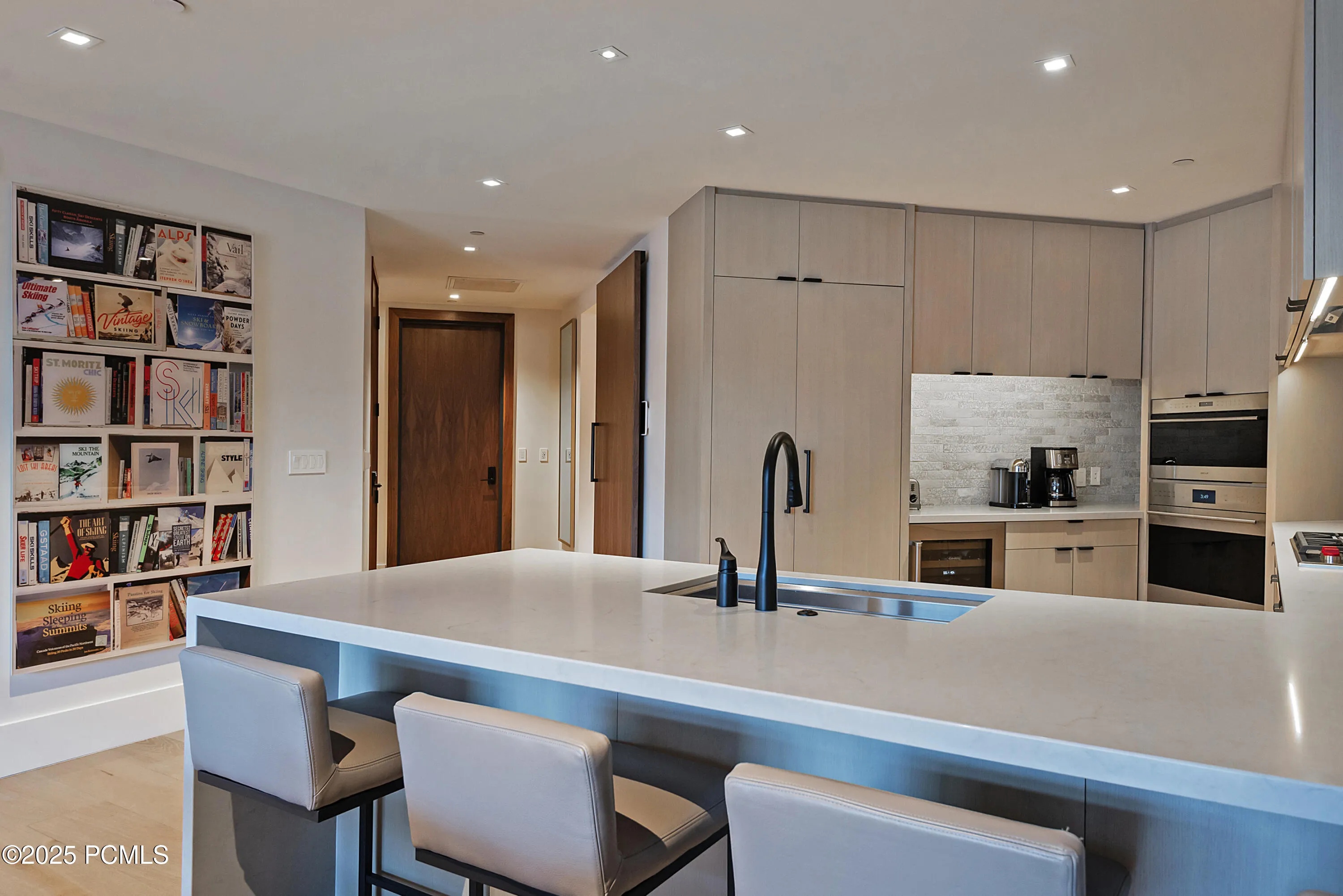 breakfast bar and kitchen