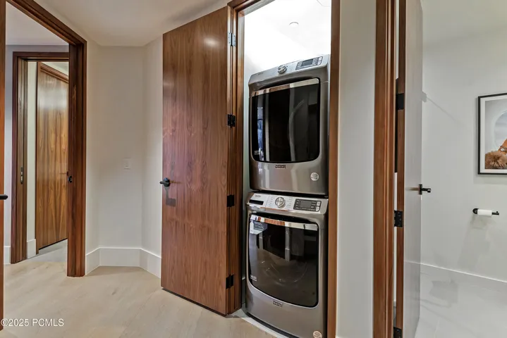stacked washer/dryer
