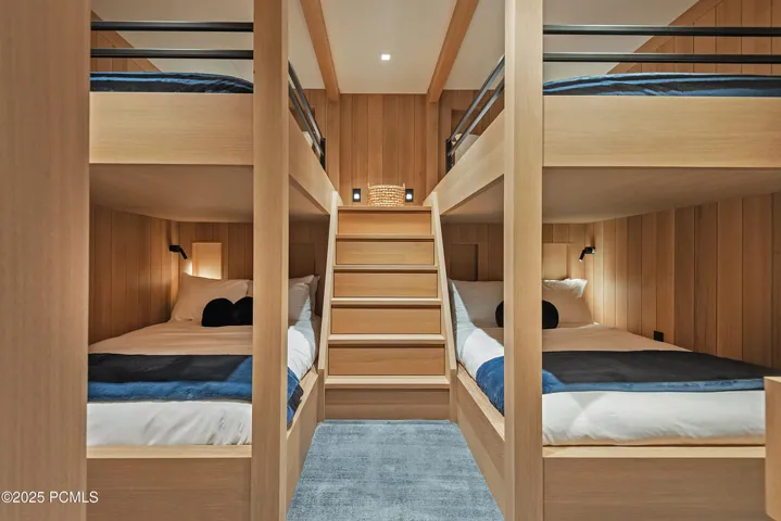 bunk room (XL Fulls)