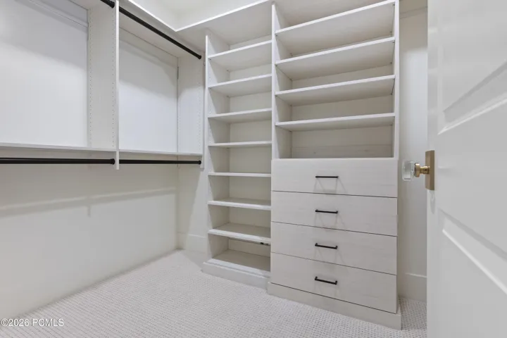 Walk-in Closet
