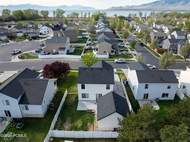 Neighborhood located on Utah Lake with walking trails and parks