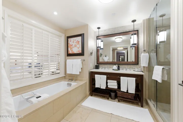 Primary Suite Bathroom