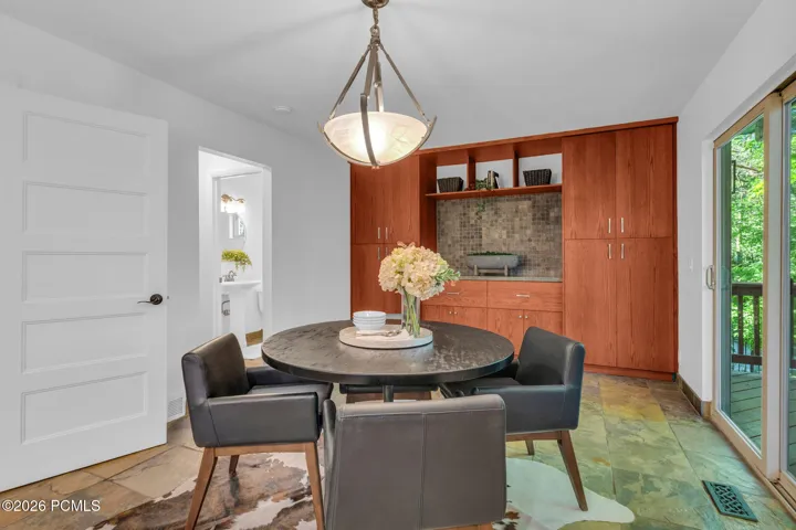 Dining off of kitchen