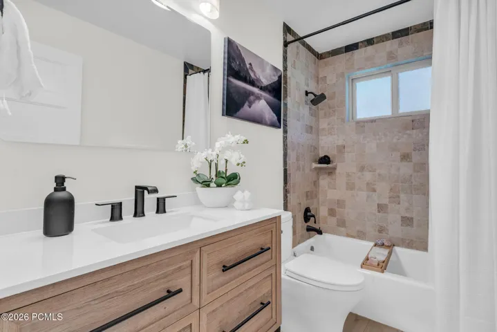 2nd level bathroom