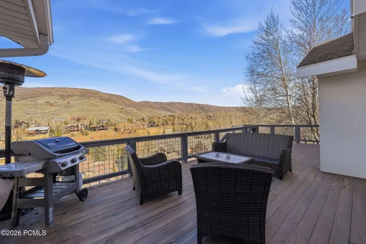 Main Level Walk-Out Deck