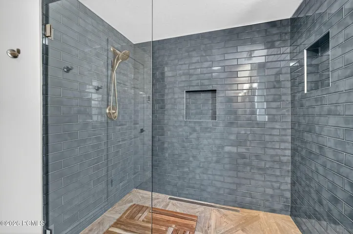 Lower Level 3/4 Bath