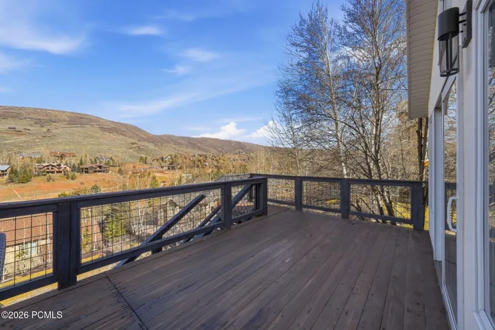 Main Level Walk-Out Deck