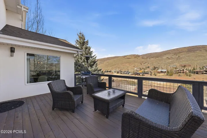 Main Level Walk-Out Deck