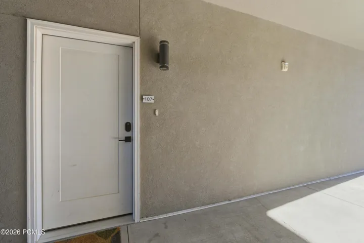 3RD FLOOR UNIT