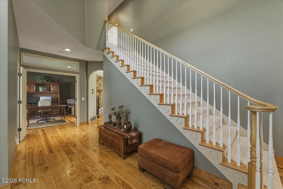 Vaulted Entry and Hickory Floors