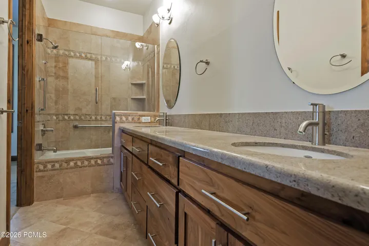 lower level ensuite bath